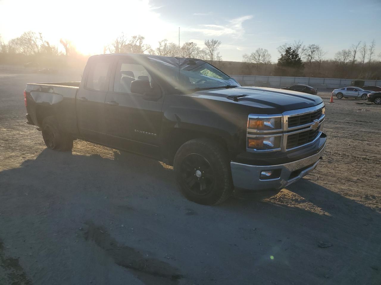 2015 Chevrolet Silverado - Image 4