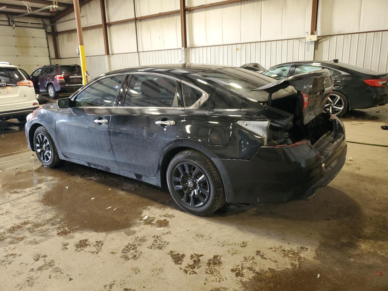 2016 Nissan Altima - Image 2
