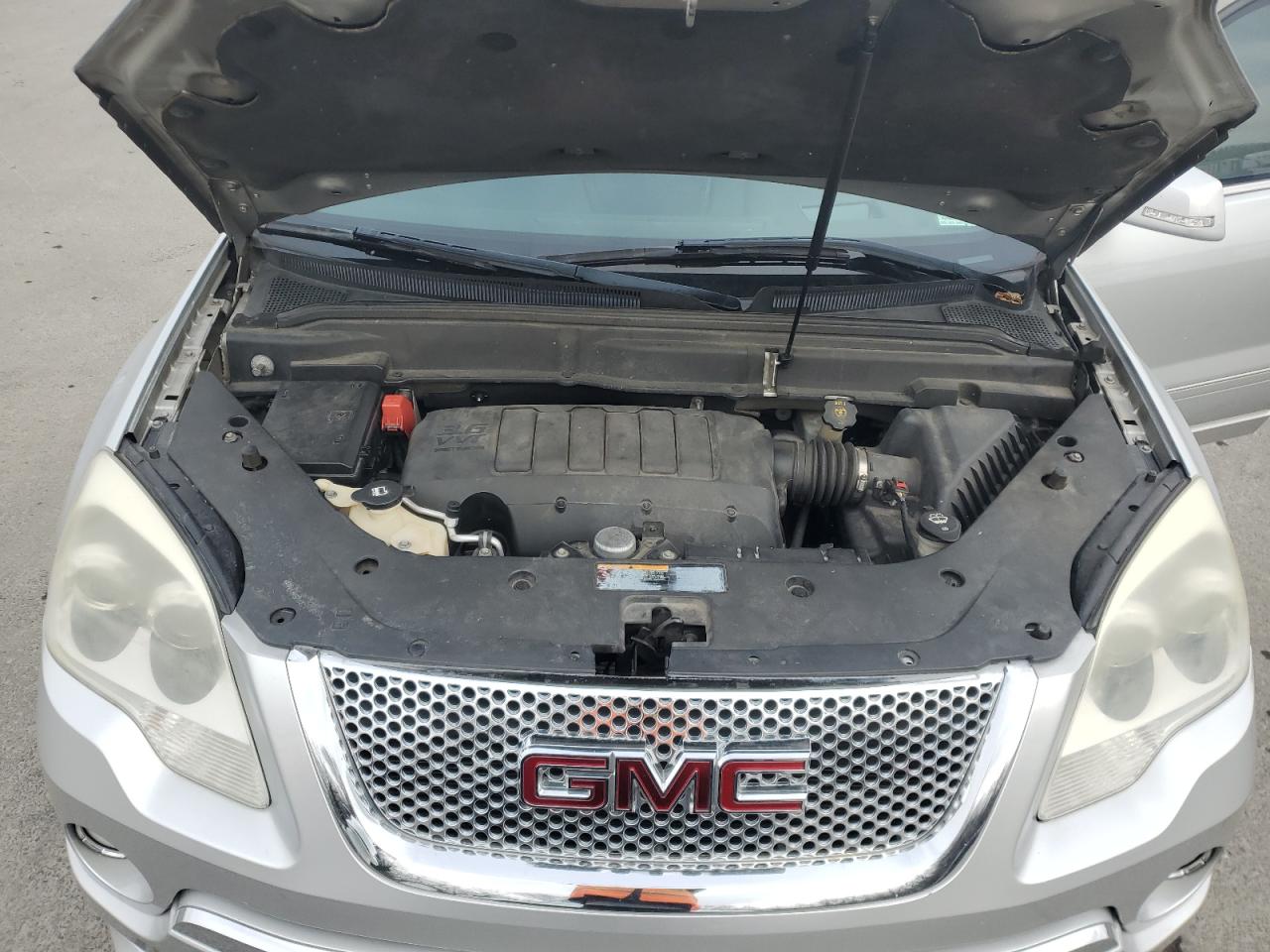 2012 GMC Acadia - Image 12