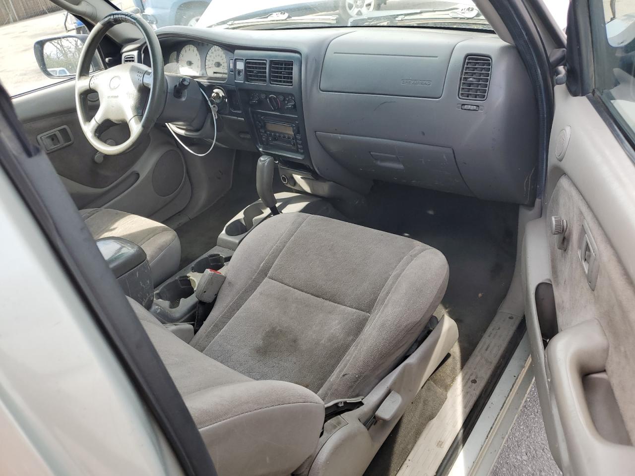 2003 Toyota Tacoma - Image 8