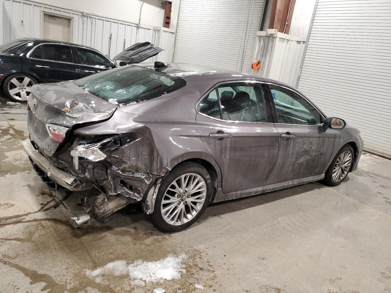 4T1B11HK2JU035811 TOYOTA CAMRY 2018