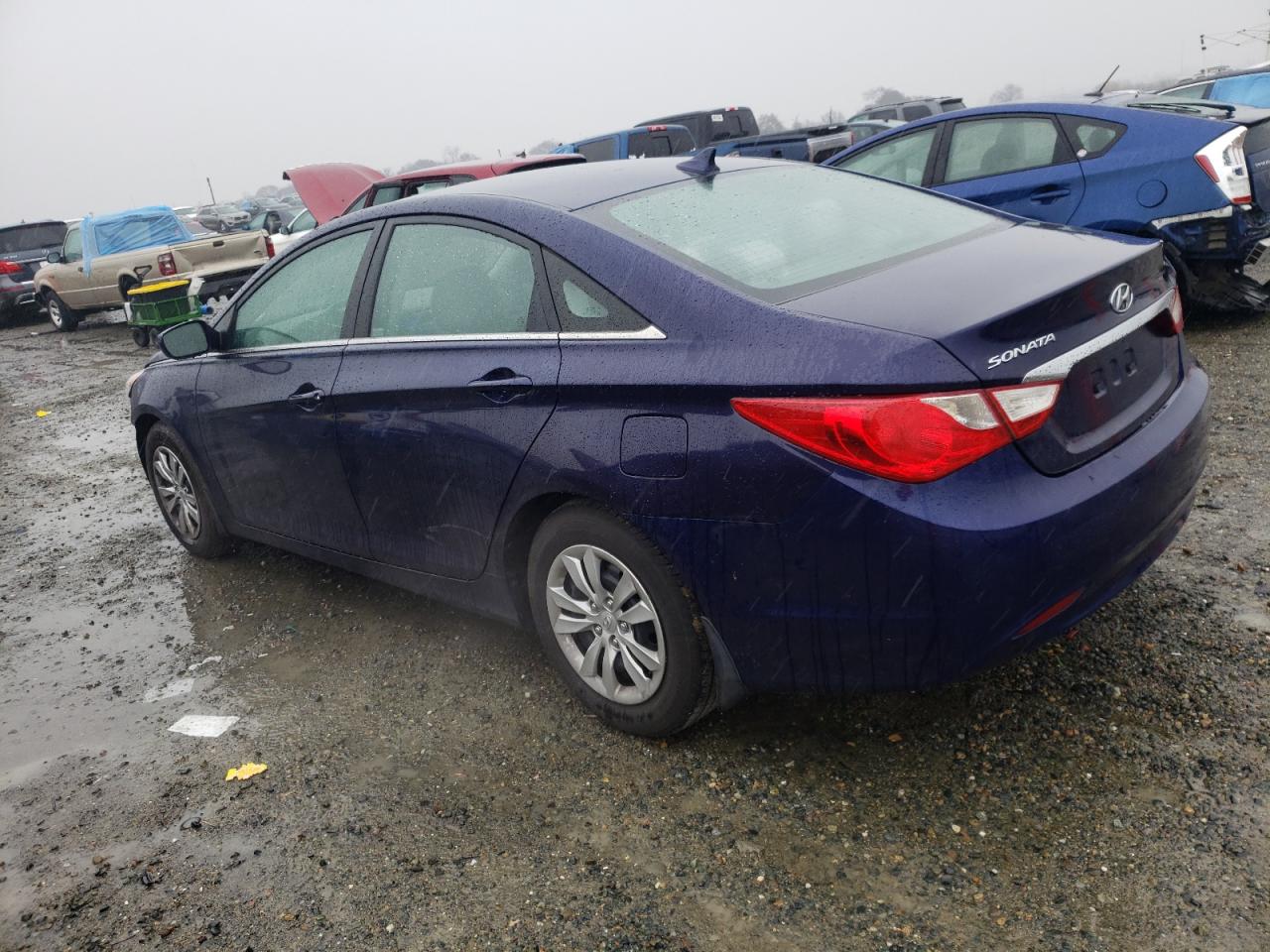 2011 Hyundai Sonata - Image 2