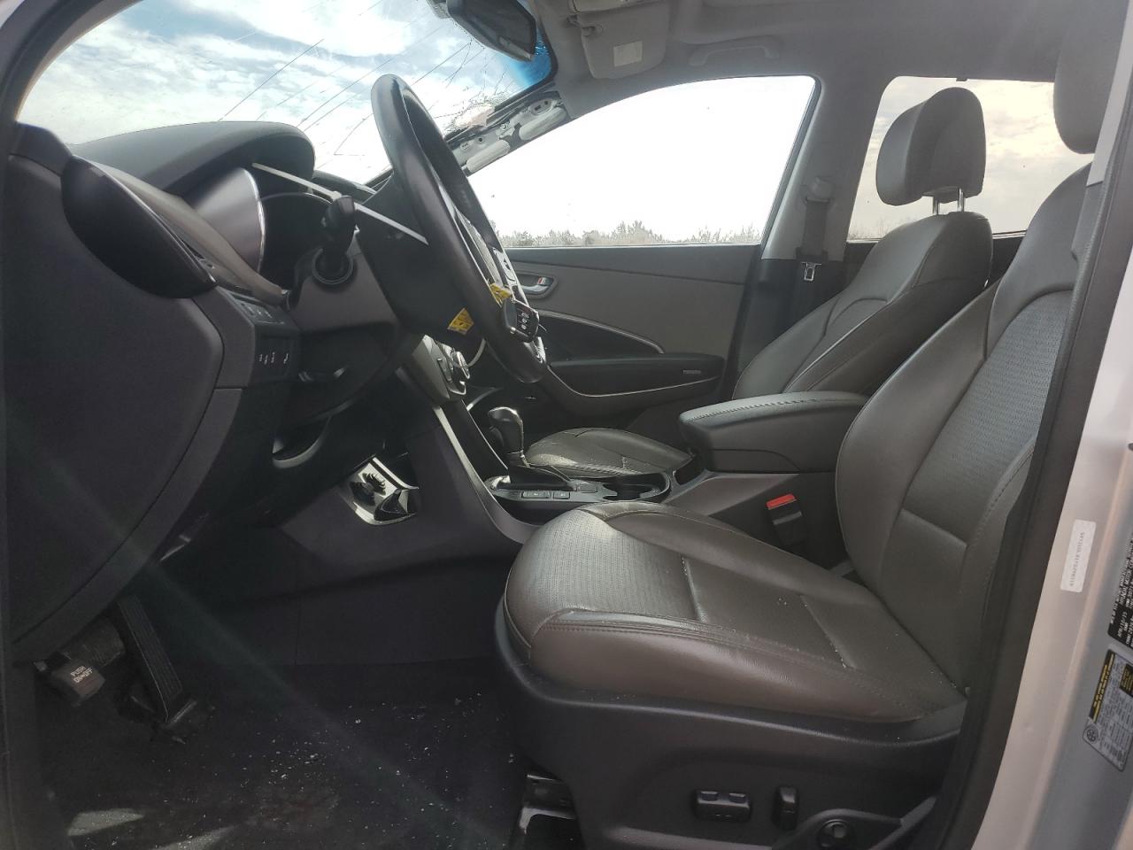 2015 Hyundai Santa Fe - Image 7