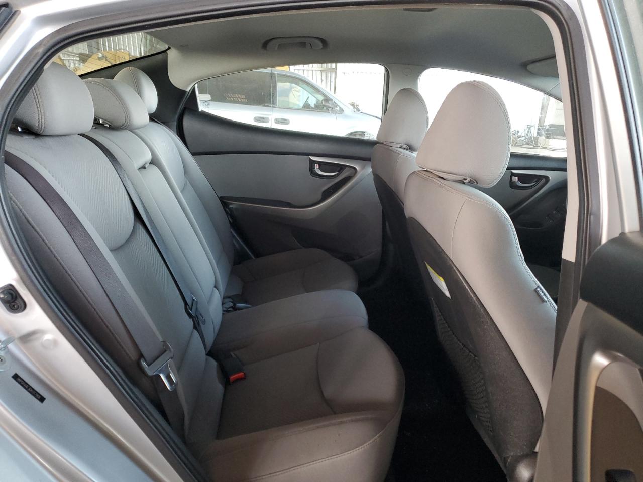 2013 Hyundai Elantra - Image 10