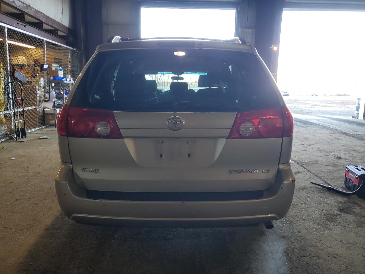 2007 Toyota Sienna - Image 6