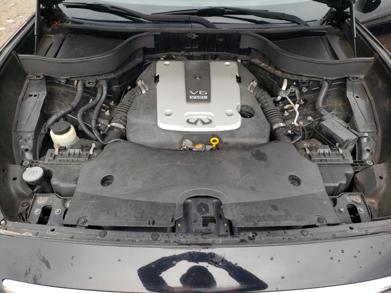 2015 Infiniti QX70 - Image 12