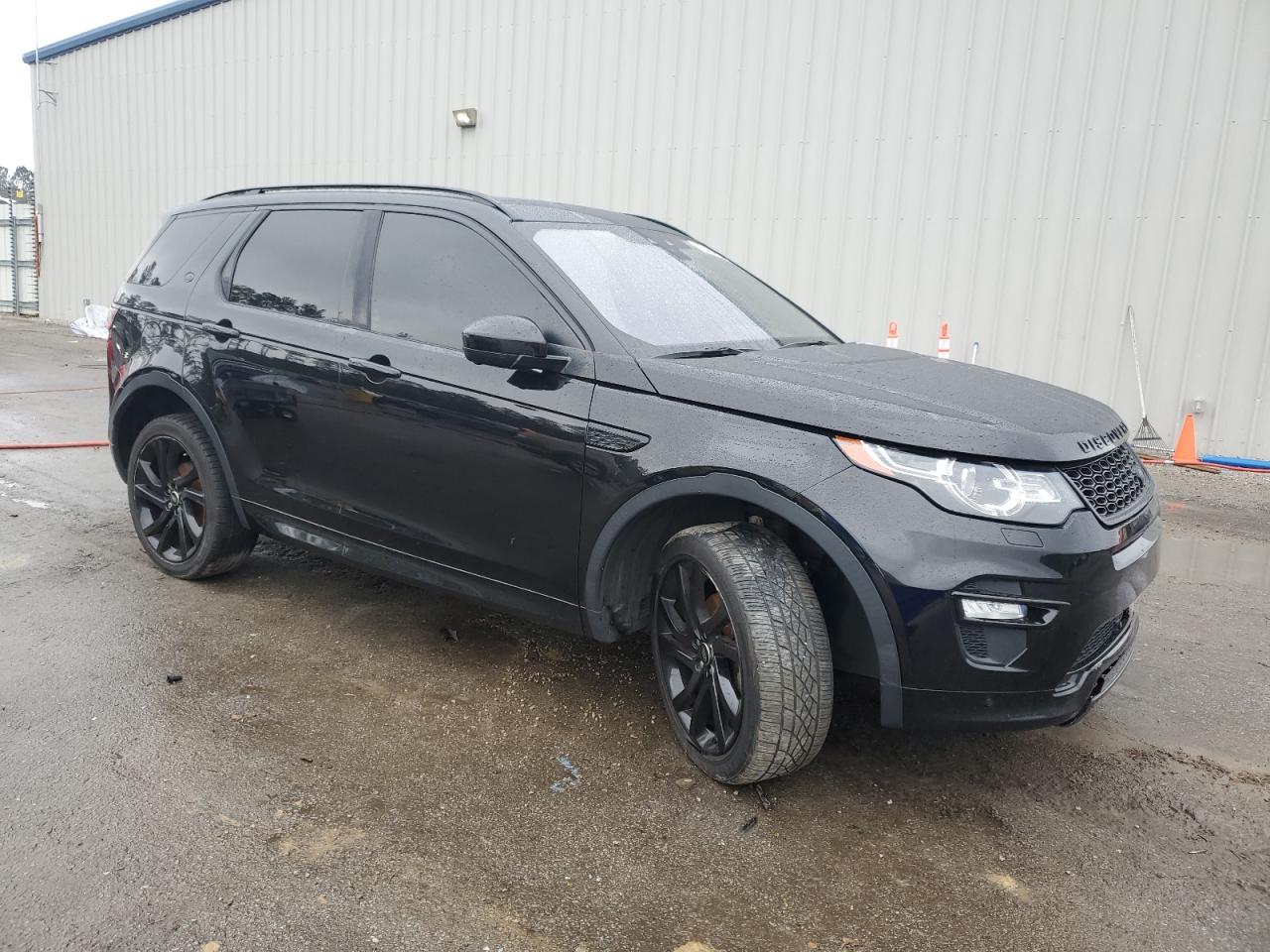 2017 Land Rover Discovery - Image 4