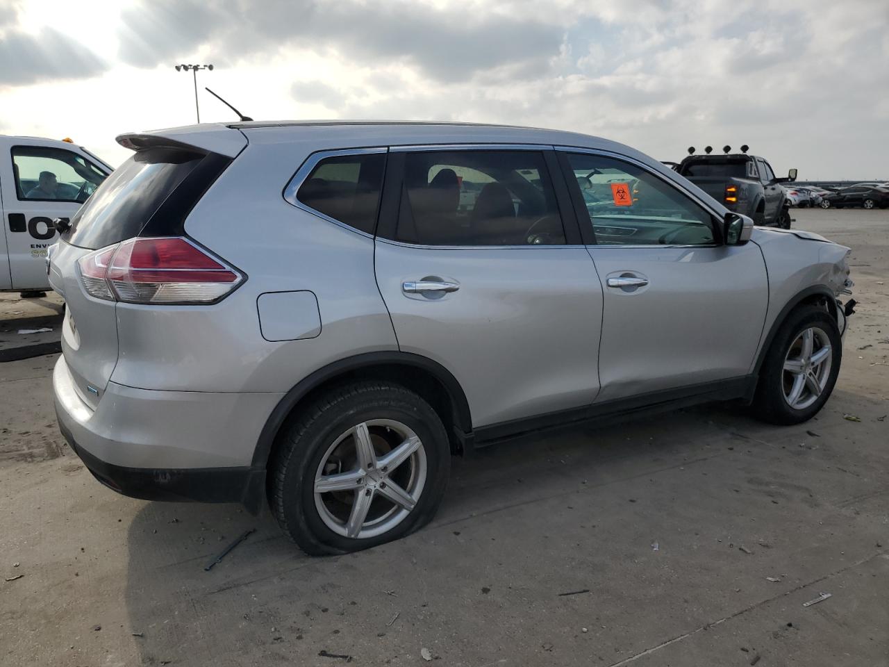 2014 Nissan Rogue - Image 3