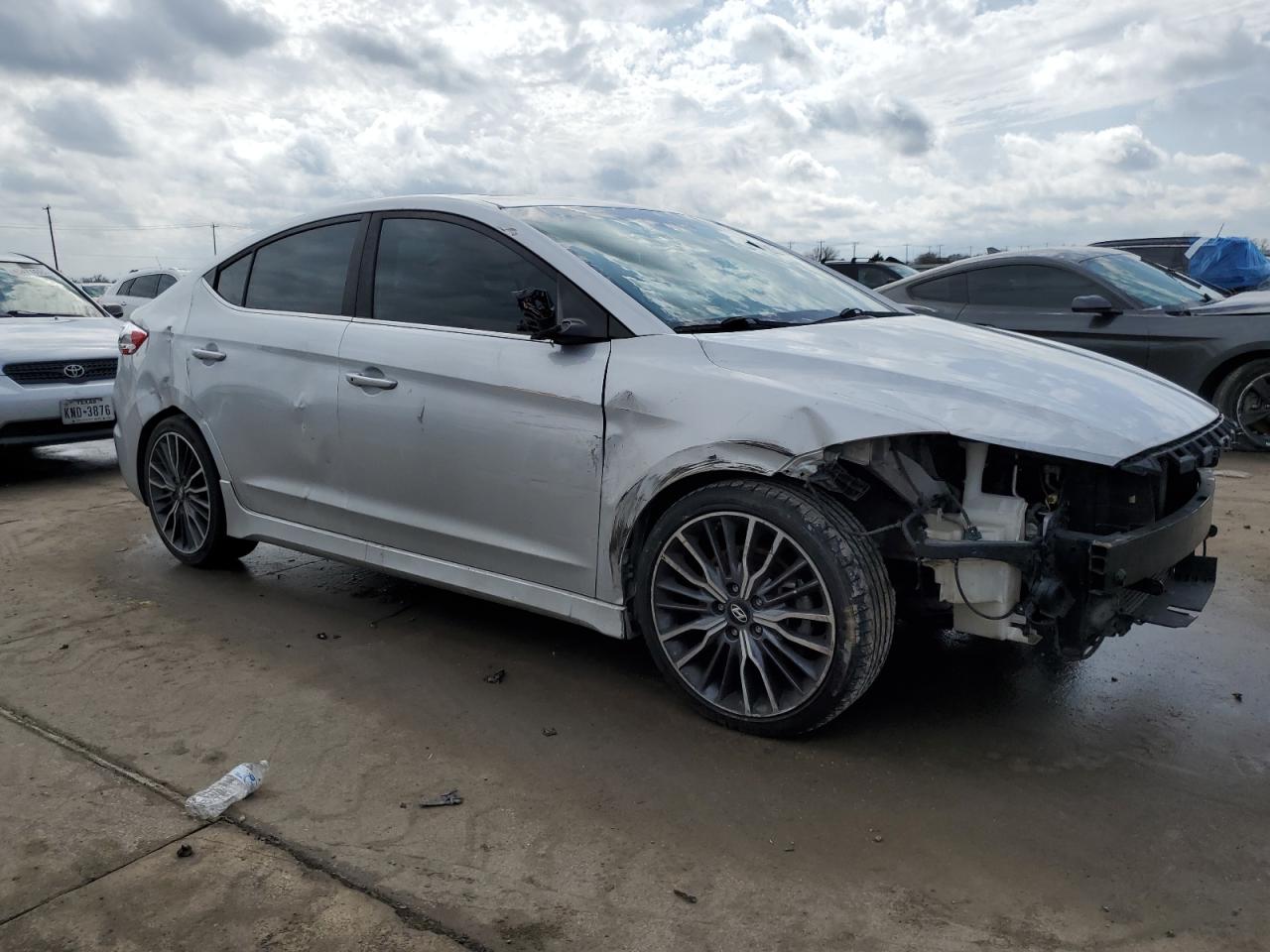 2018 Hyundai Elantra - Image 4