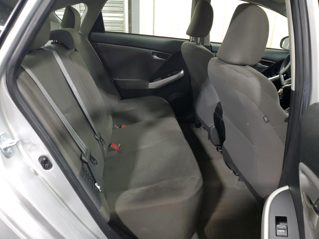 2014 Toyota Prius - Image 10