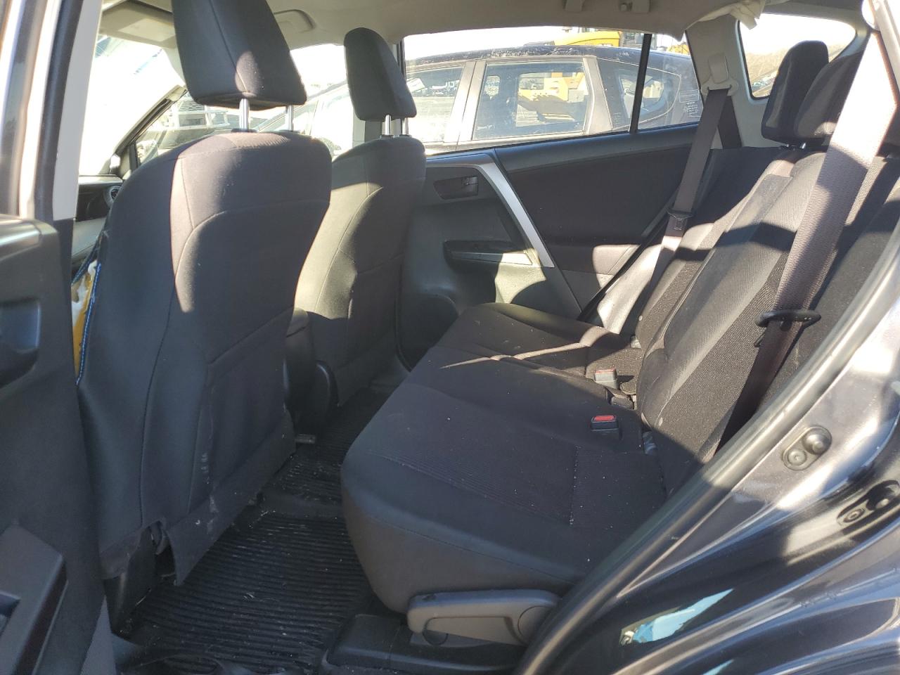 2016 Toyota RAV 4 - Image 11