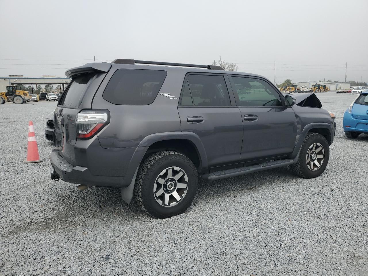 2020 Toyota 4Runner - Image 3