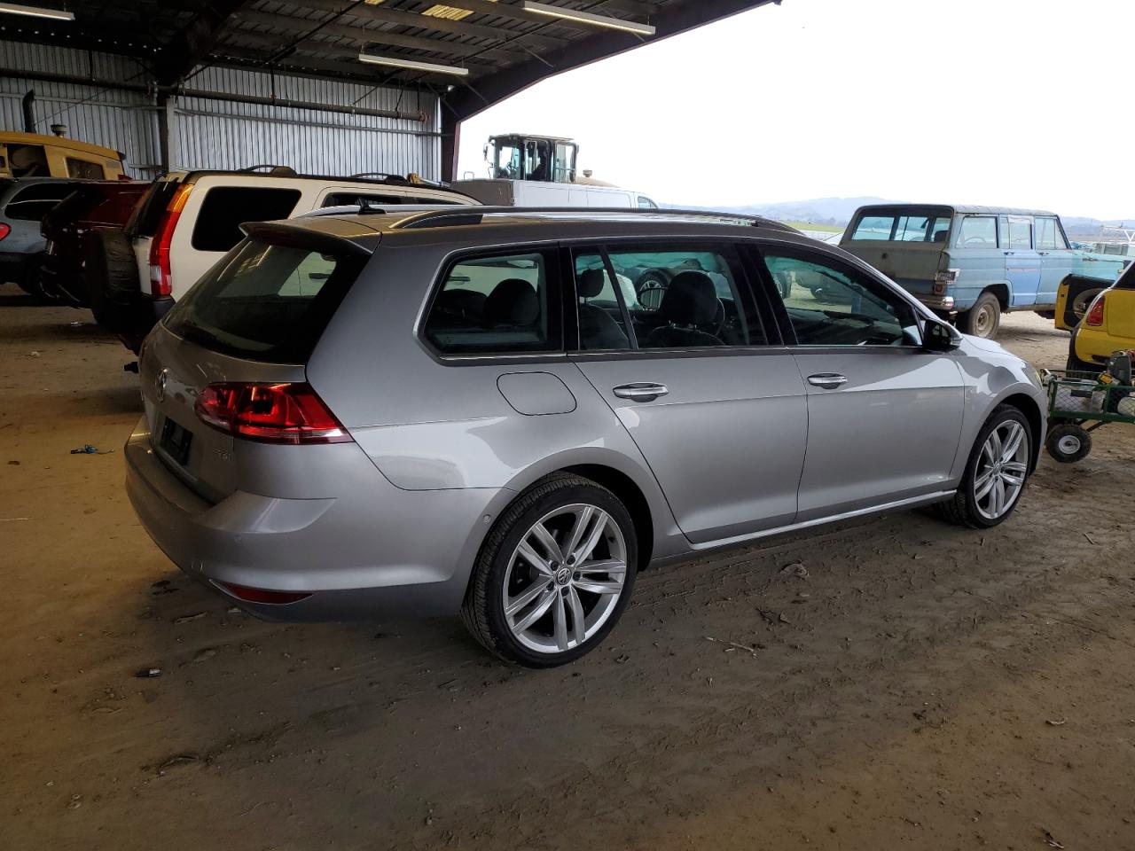 2016 Volkswagen Golf - Image 3