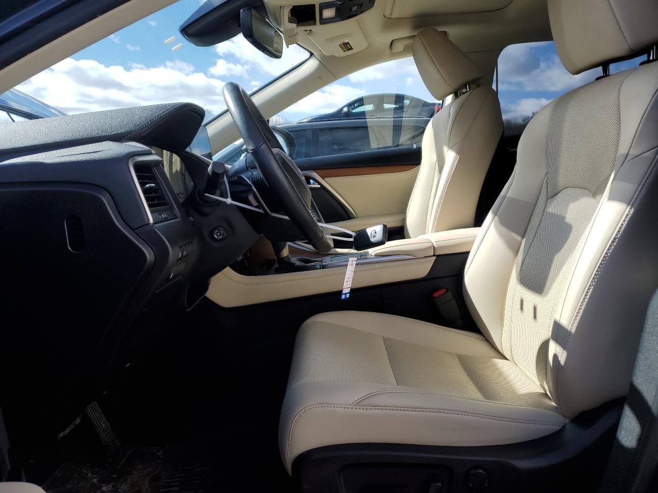 2021 Lexus RX - Image 7