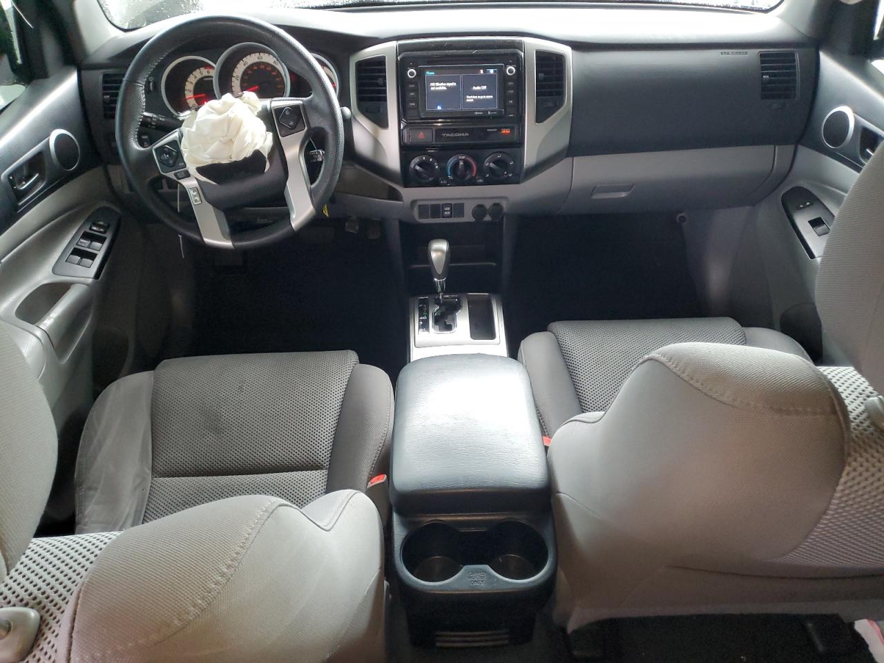 2015 Toyota Tacoma - Image 8