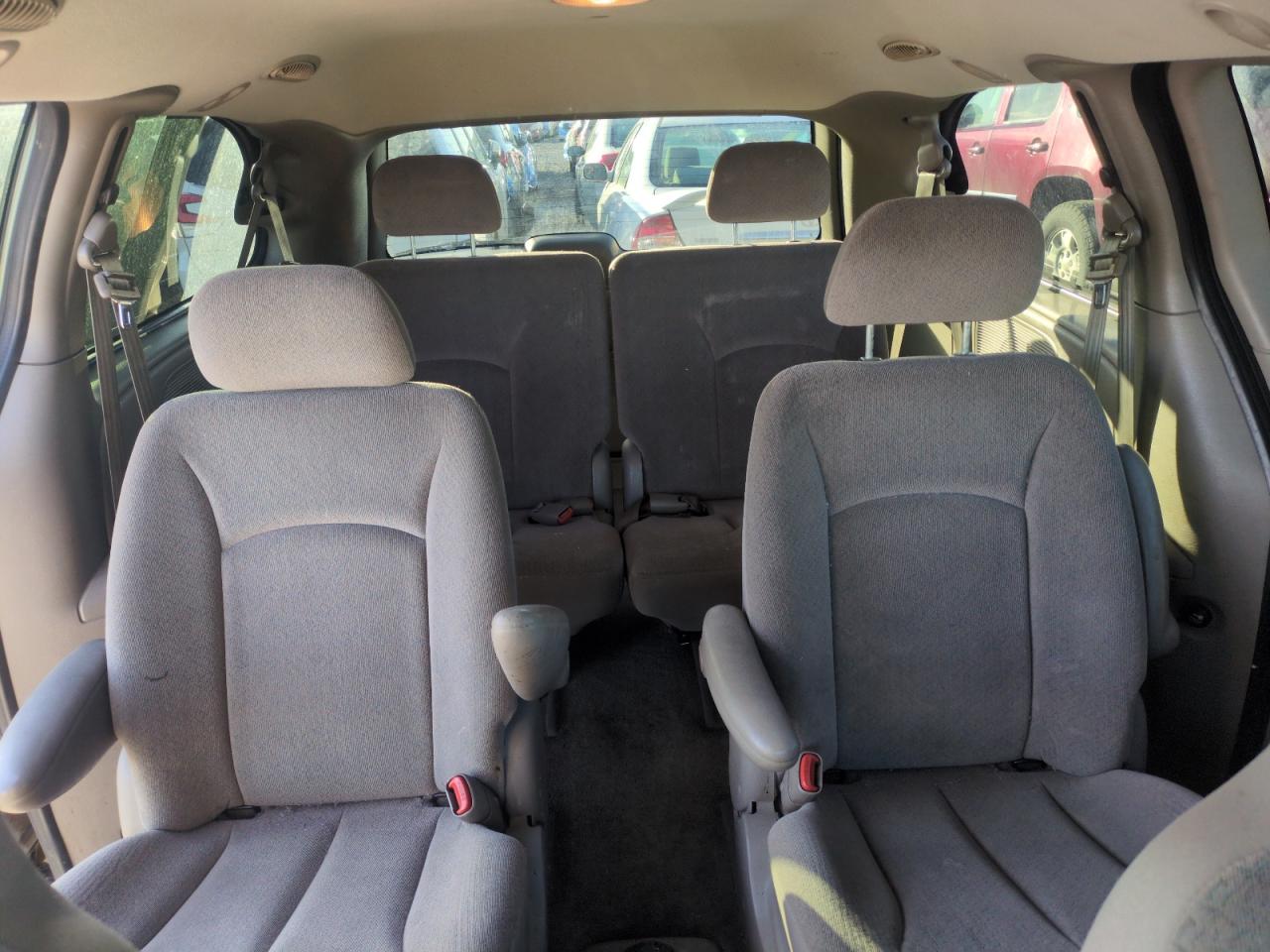 2002 Dodge Caravan - Image 10
