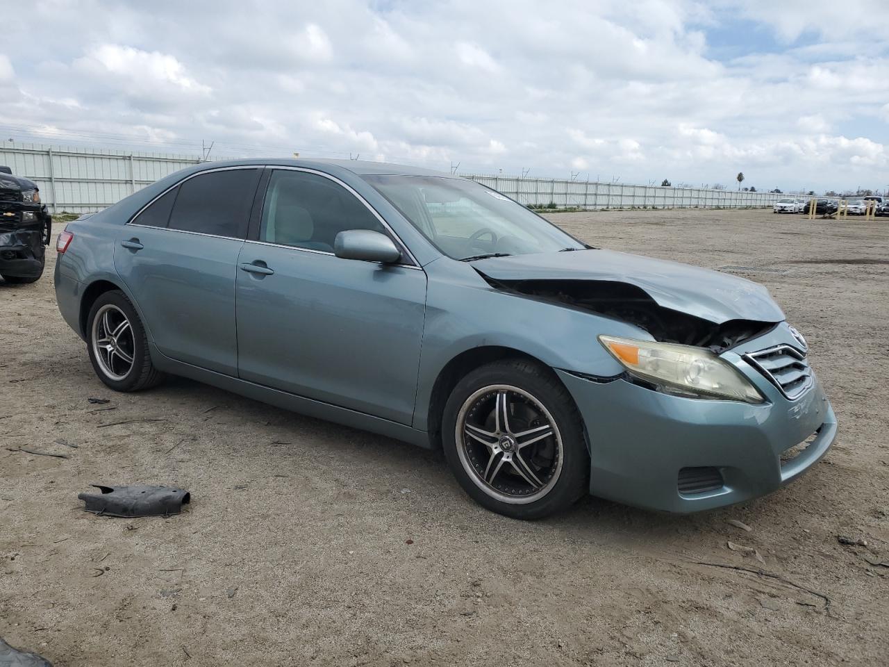 2011 Toyota Camry - Image 4
