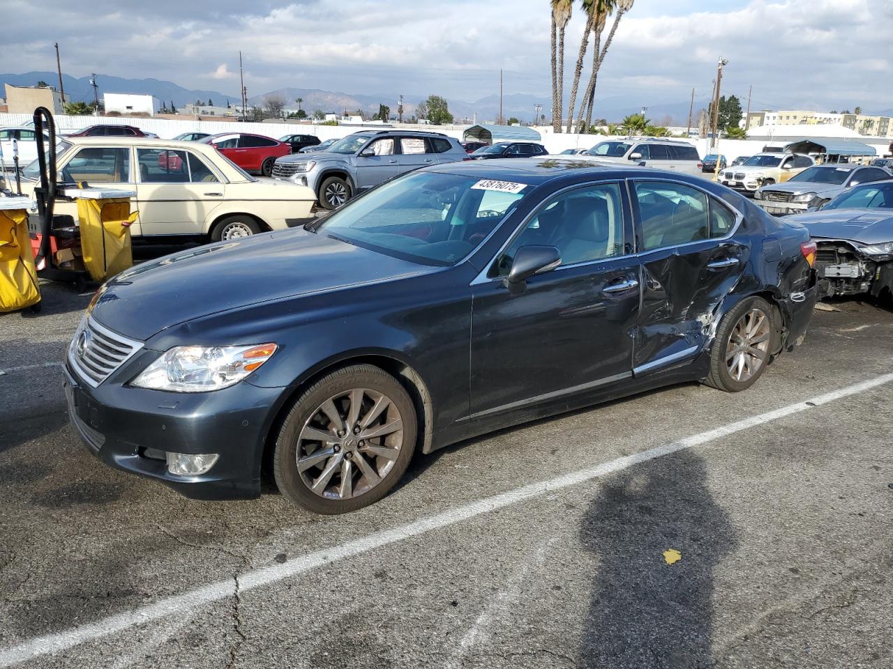 2011 Lexus LS - Image 1