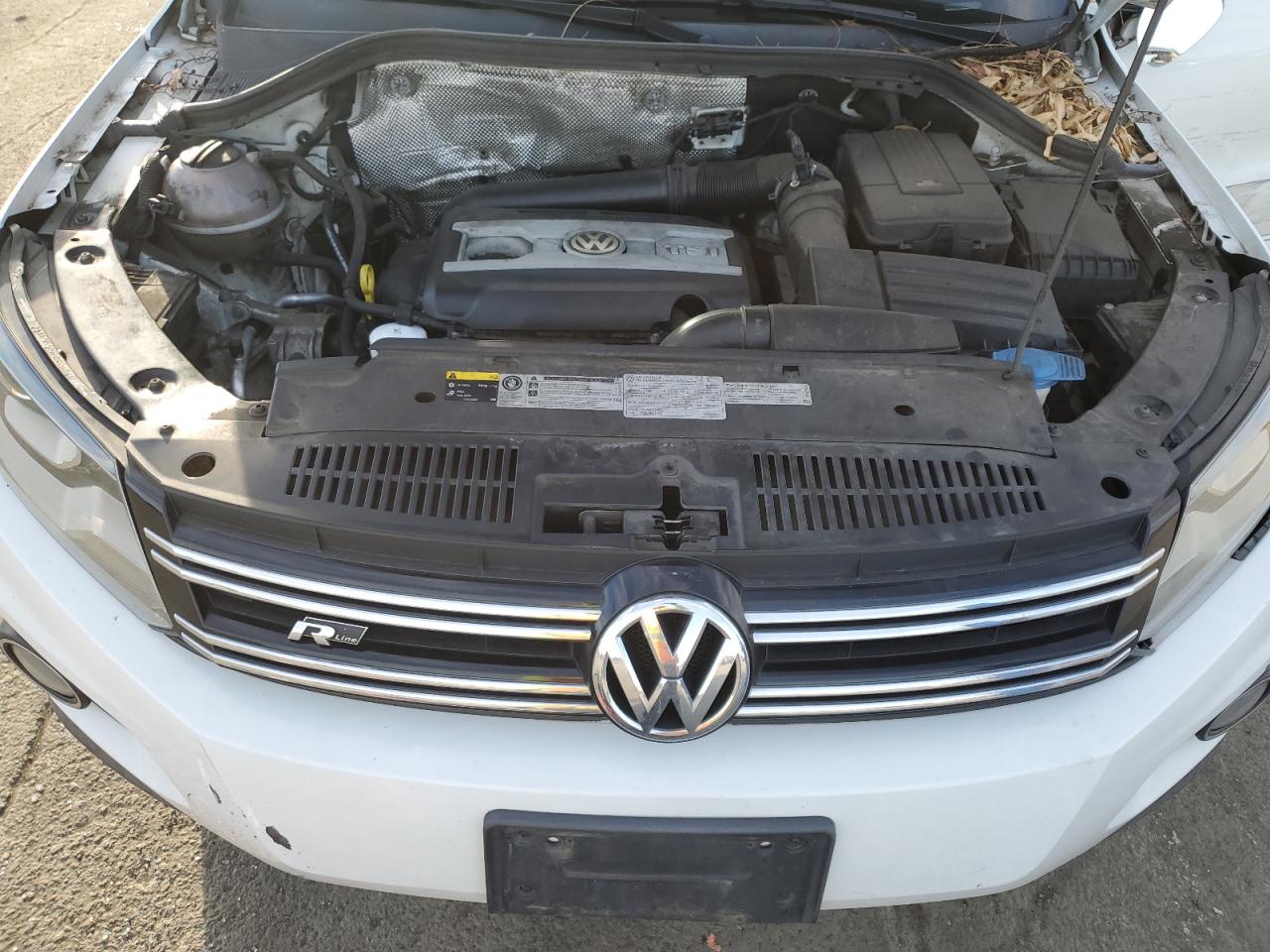 2015 Volkswagen Tiguan - Image 12