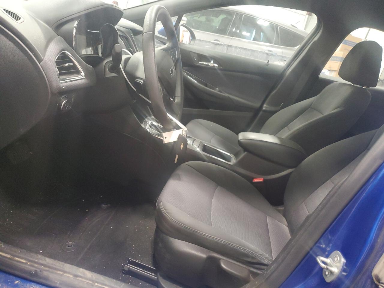 2019 Chevrolet Cruze - Image 7