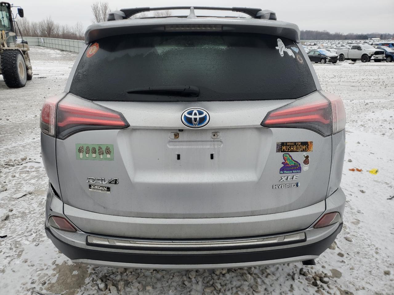 2017 Toyota RAV 4 - Image 6