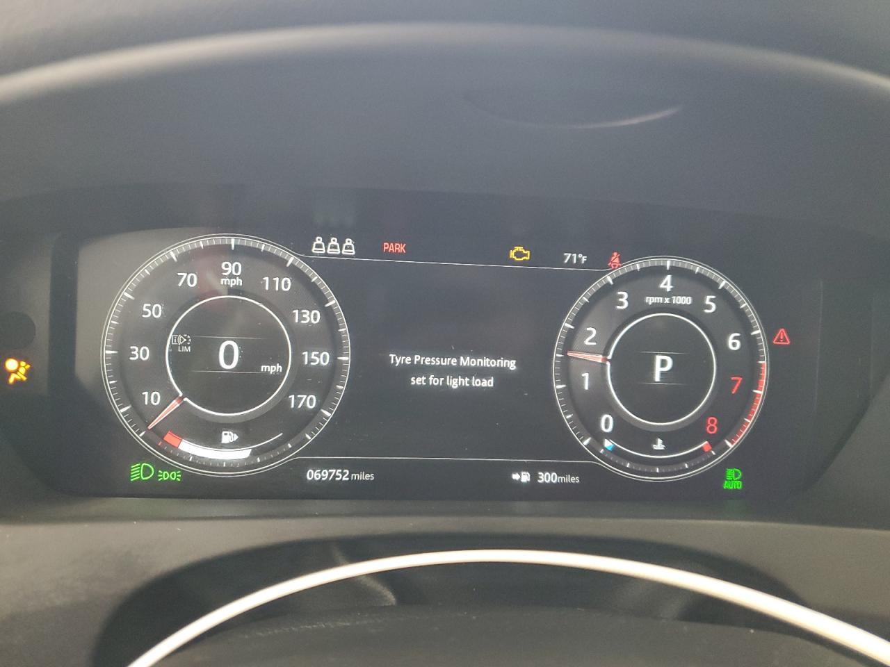 2020 Jaguar F-Pace - Image 9