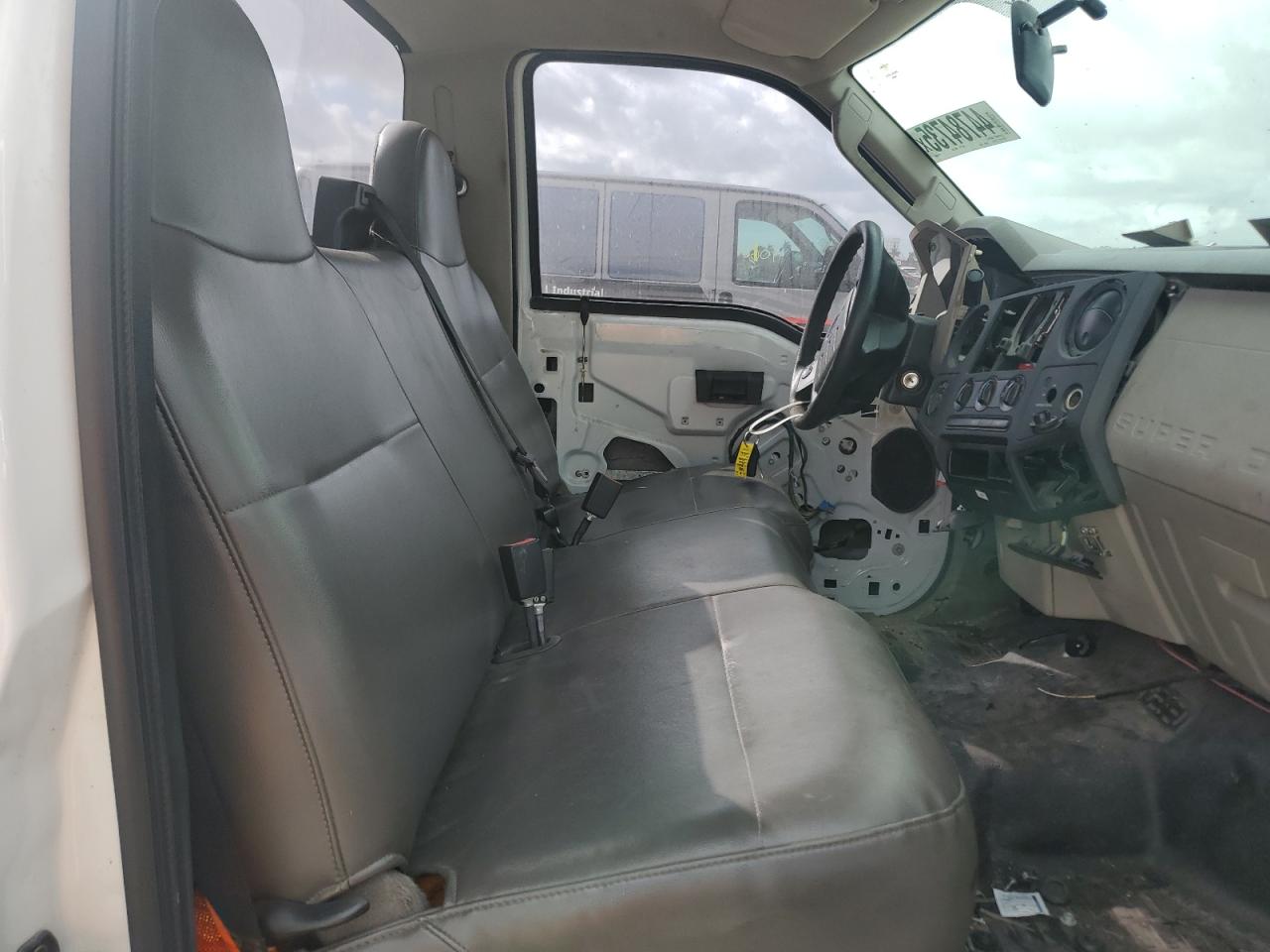 2009 Ford F250 - Image 10