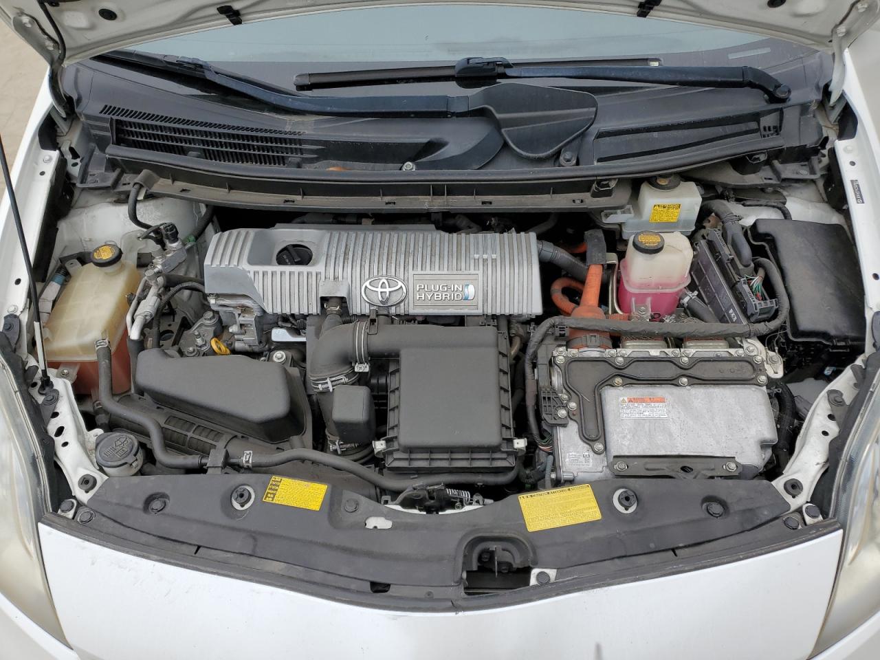 2012 Toyota Prius - Image 11