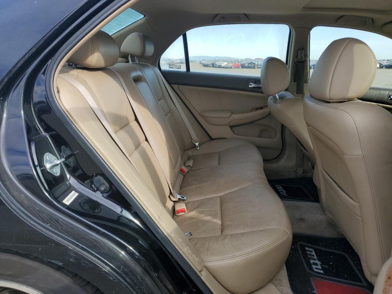 2004 Honda Accord - Image 10