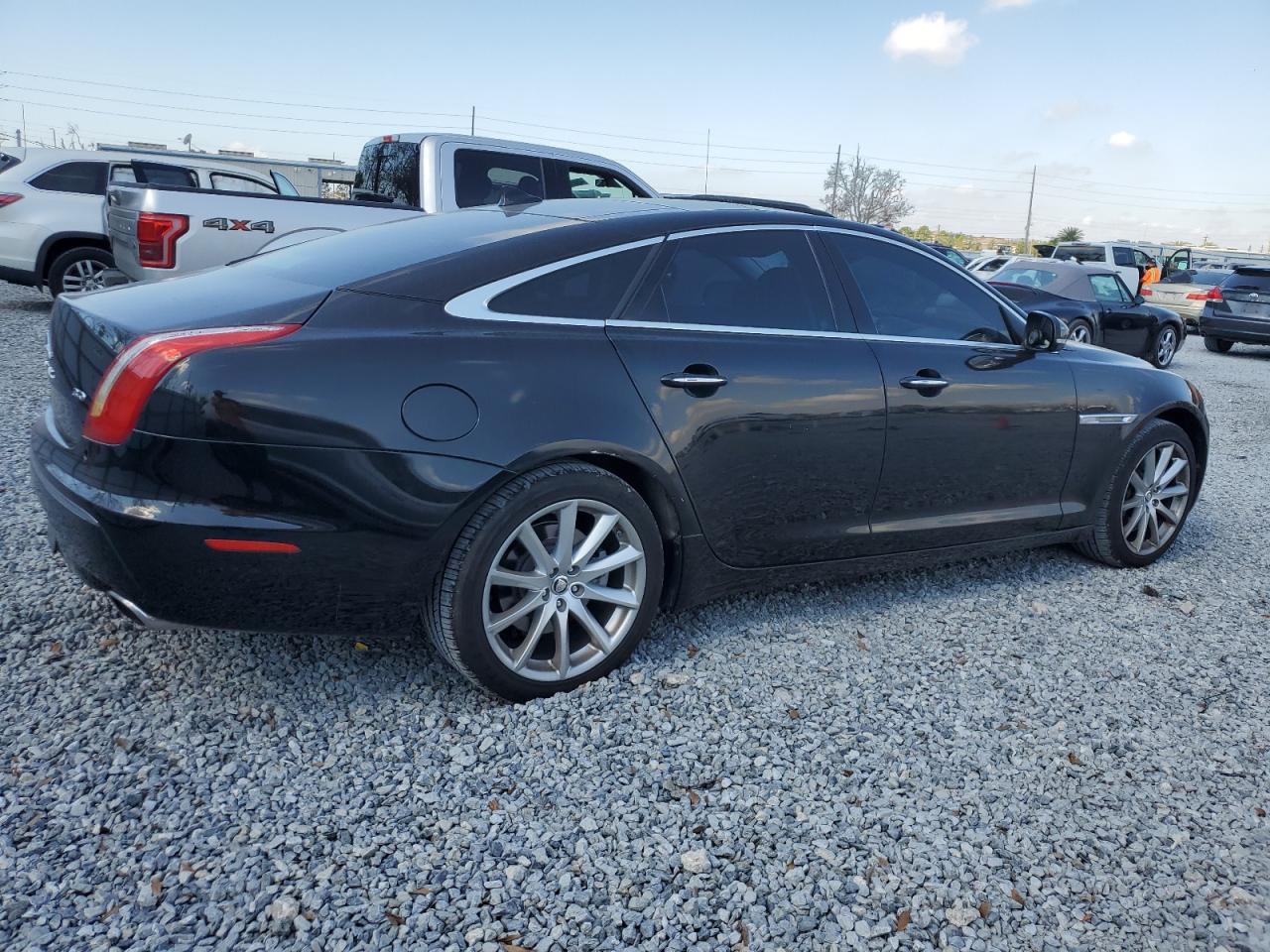 2013 Jaguar XJ - Image 3