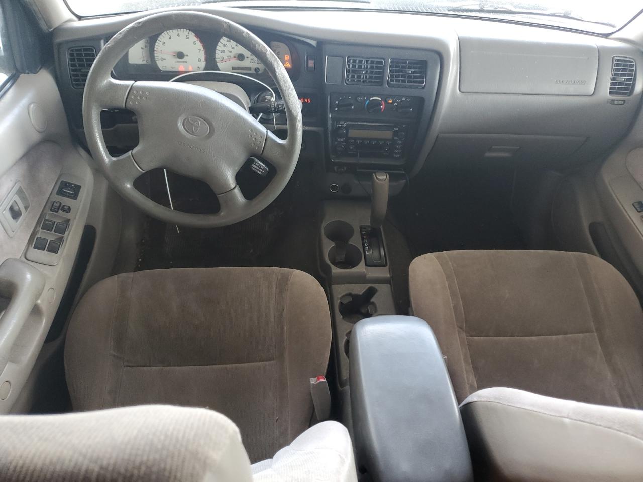 2004 Toyota Tacoma - Image 8