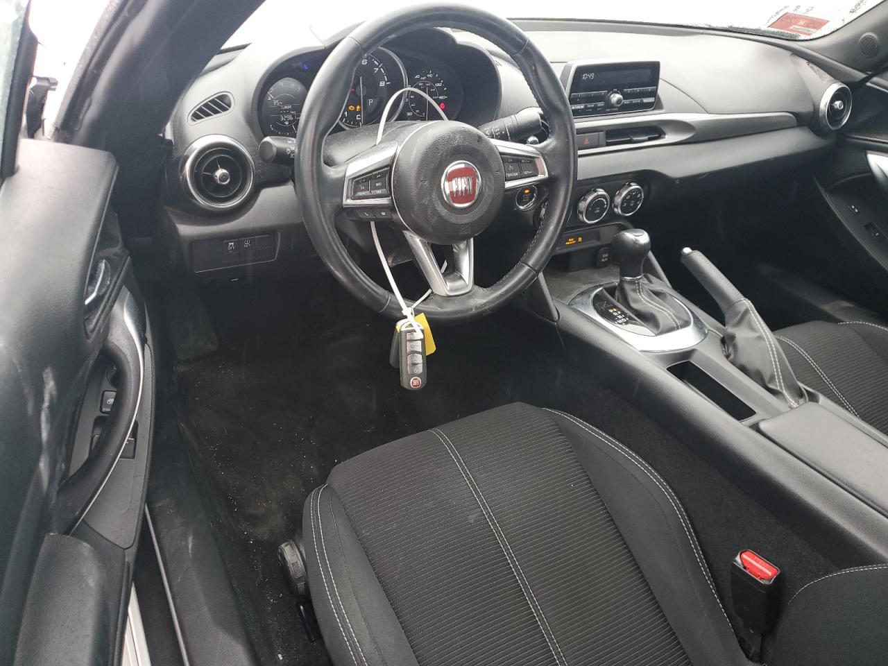 2018 Fiat 124 Spider - Image 8