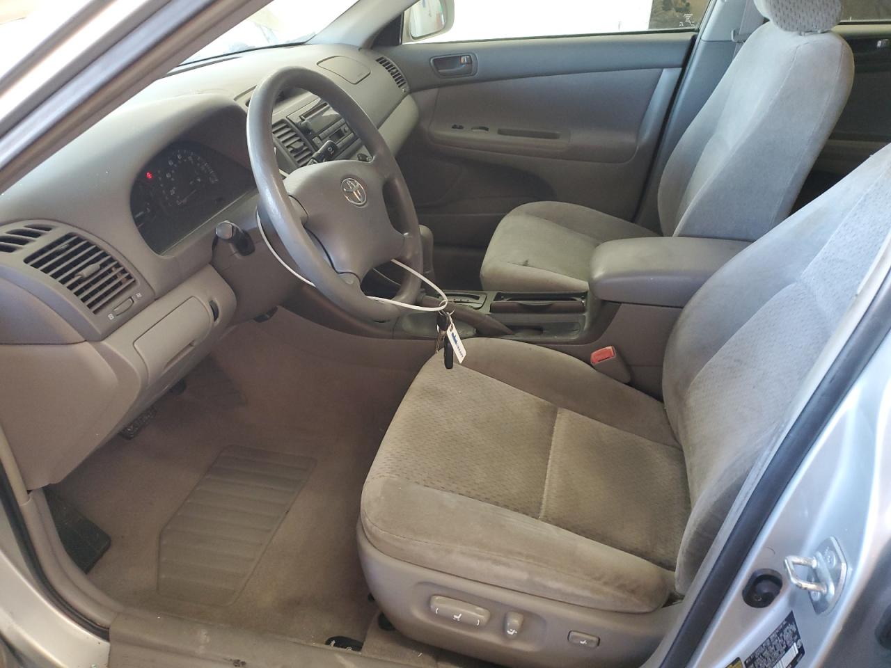 2004 Toyota Camry - Image 7