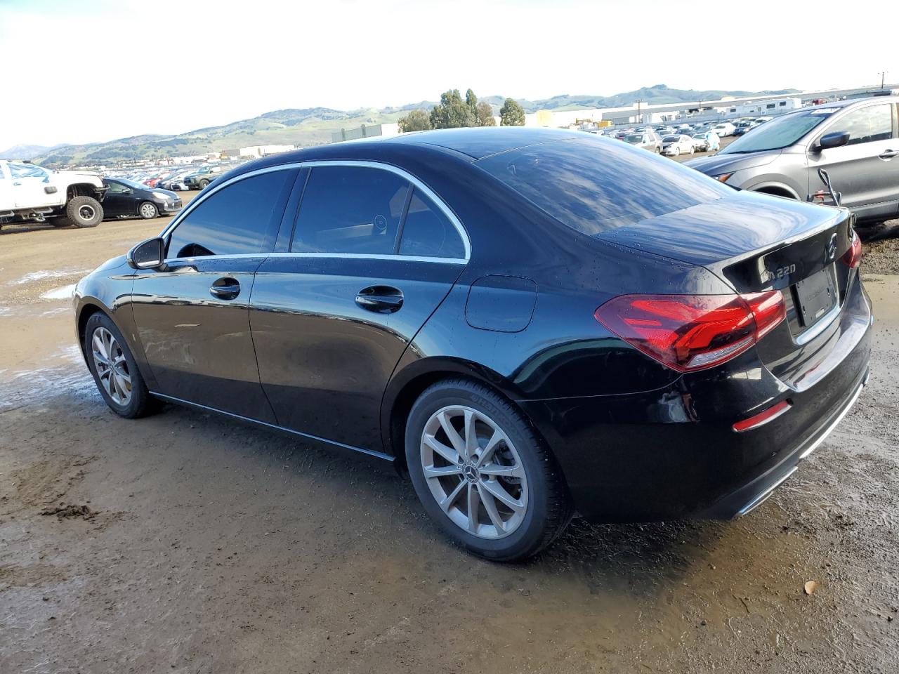 2019 Mercedes-Benz A-klasse - Image 2