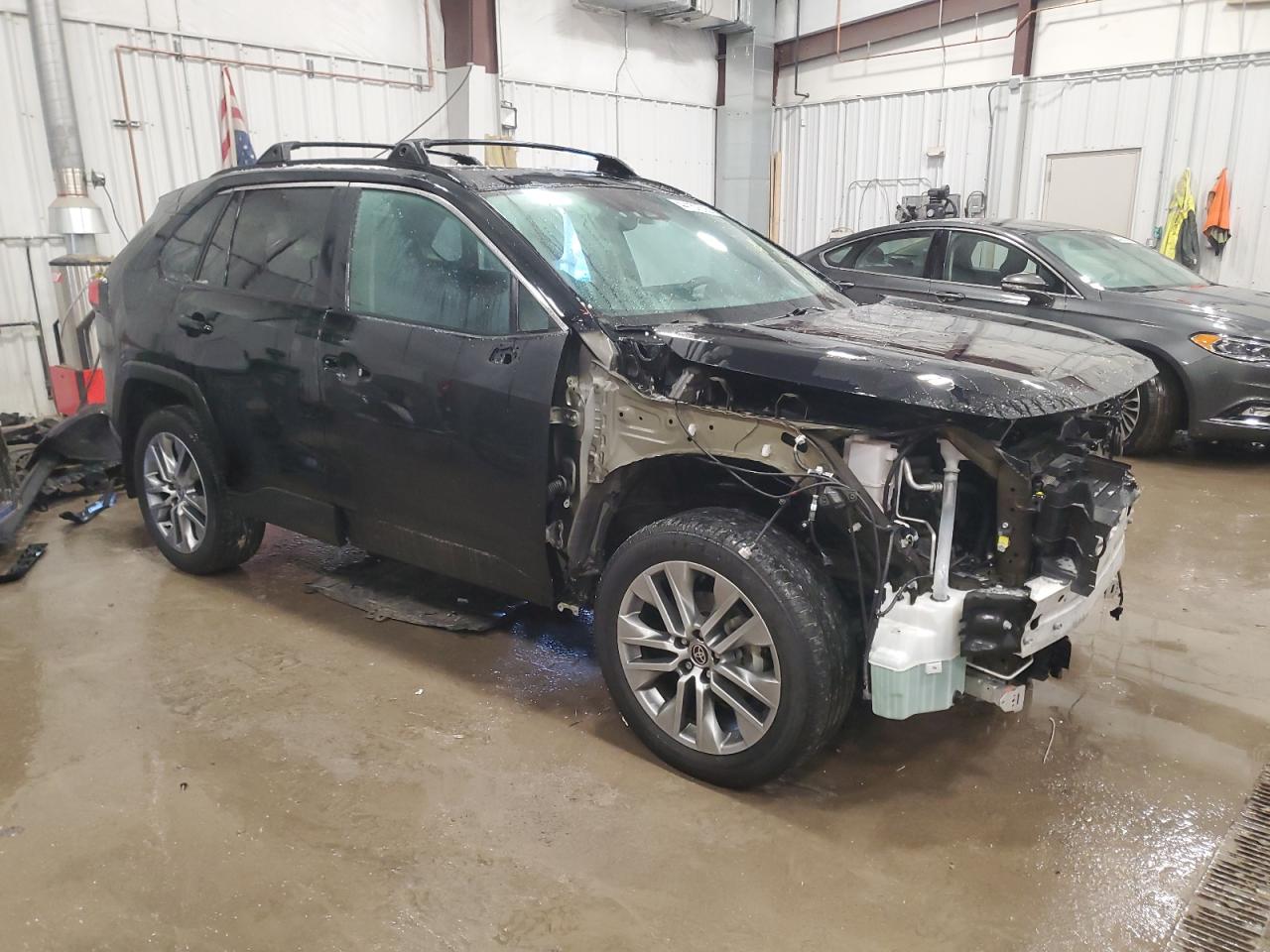 2022 Toyota RAV 4 - Image 4