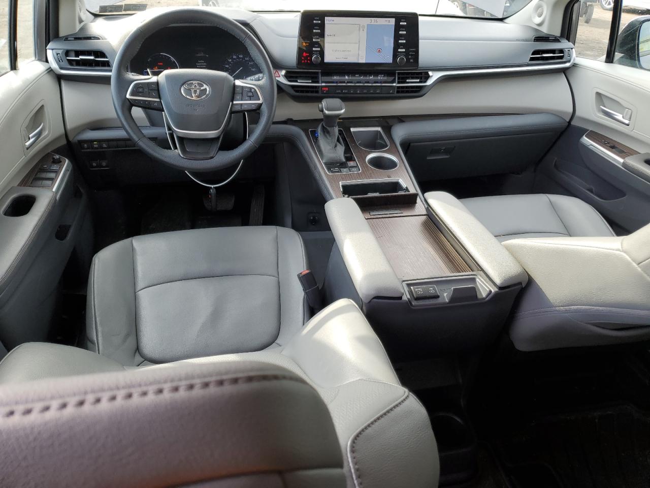 2022 Toyota Sienna - Image 8