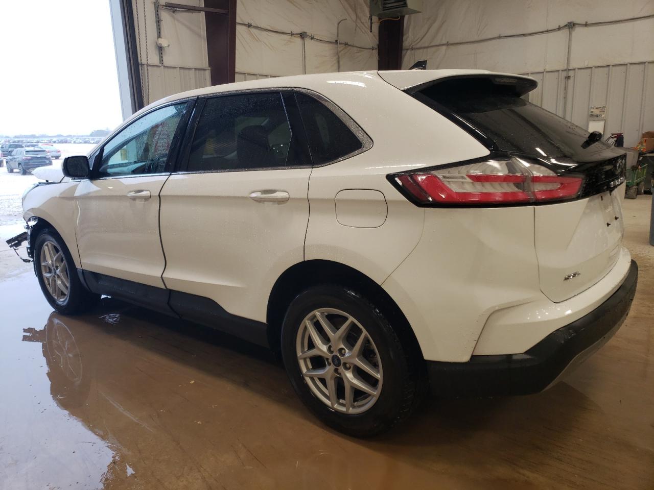 2022 Ford Edge - Image 2