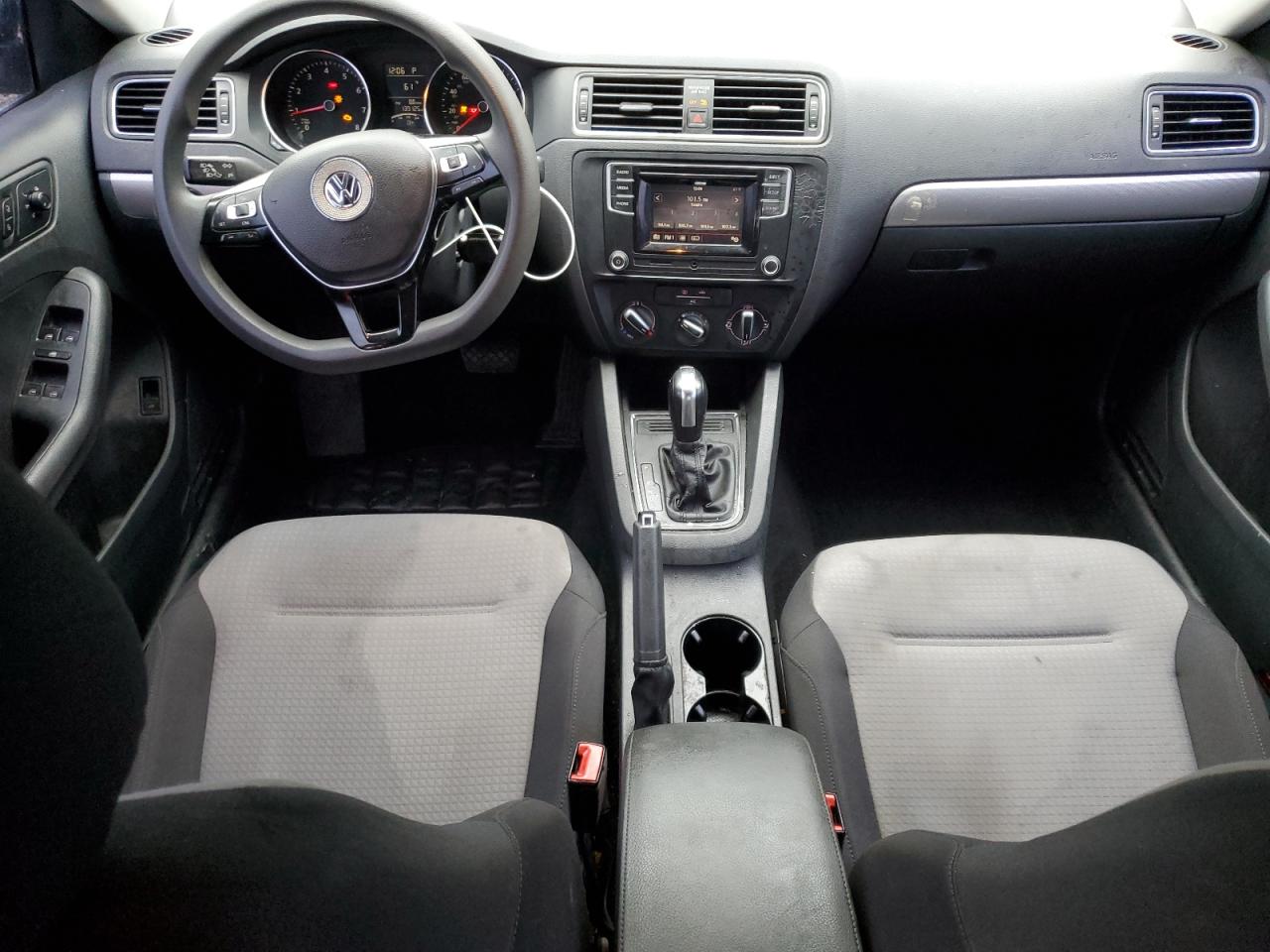 2017 Volkswagen Jetta - Image 8