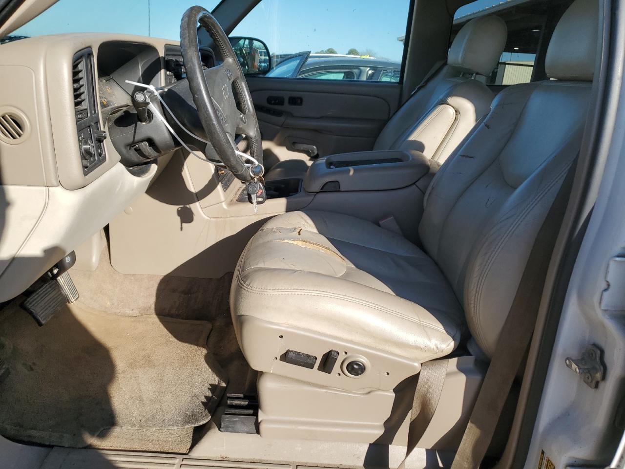 2004 Chevrolet Tahoe - Image 7