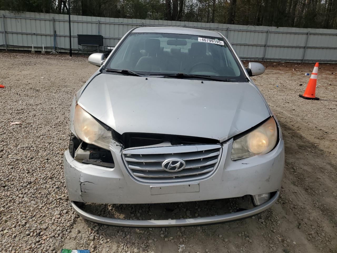 2010 Hyundai Elantra - Image 5