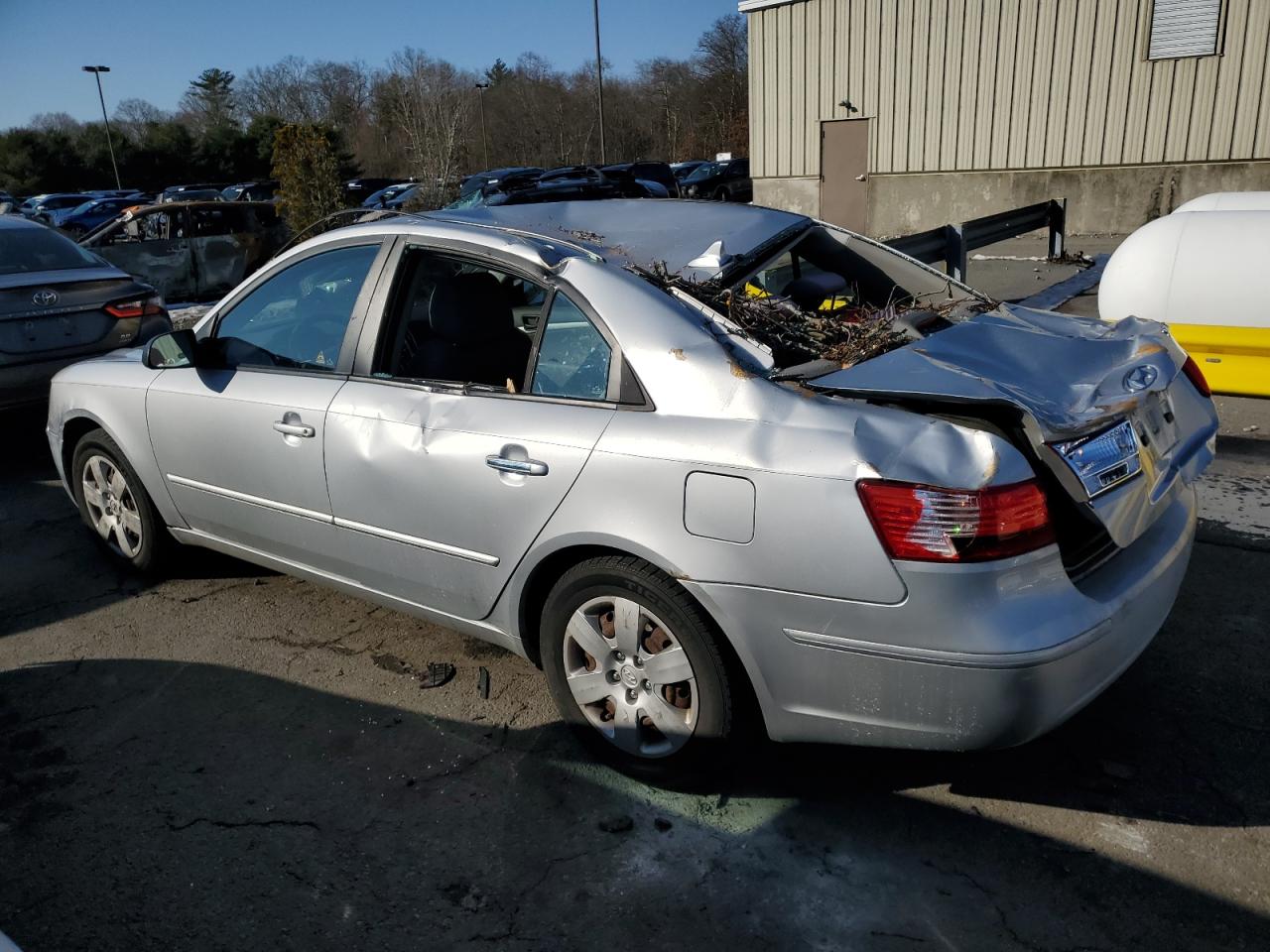 2010 Hyundai Sonata - Image 2