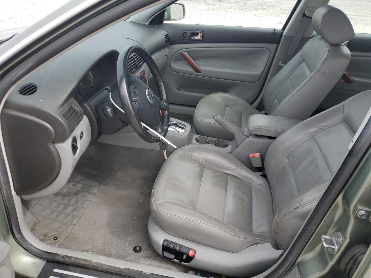 2002 Volkswagen Passat - Image 7