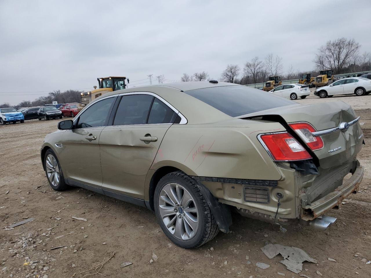 2012 Ford Taurus - Image 2
