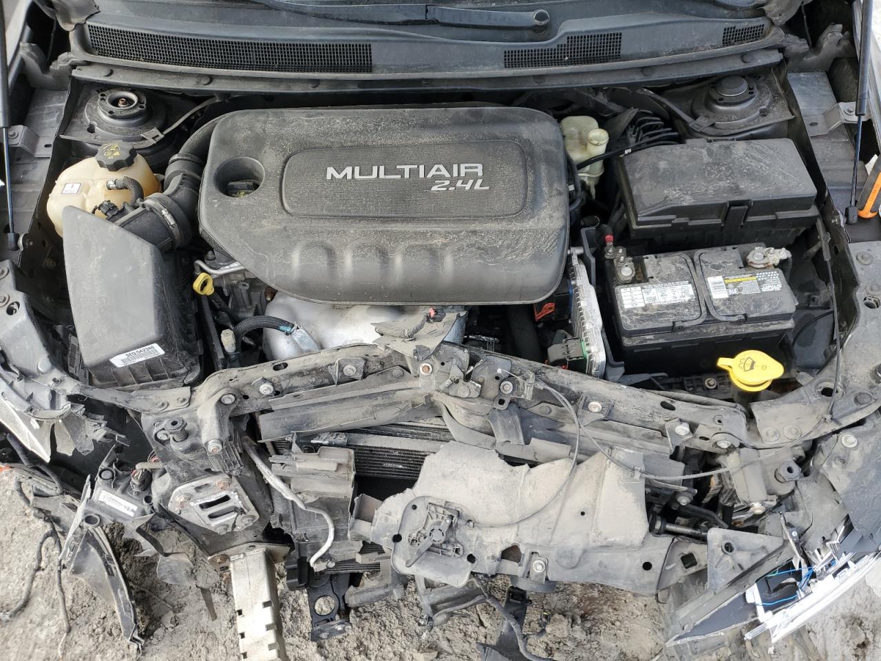 2015 Chrysler 200 - Image 12