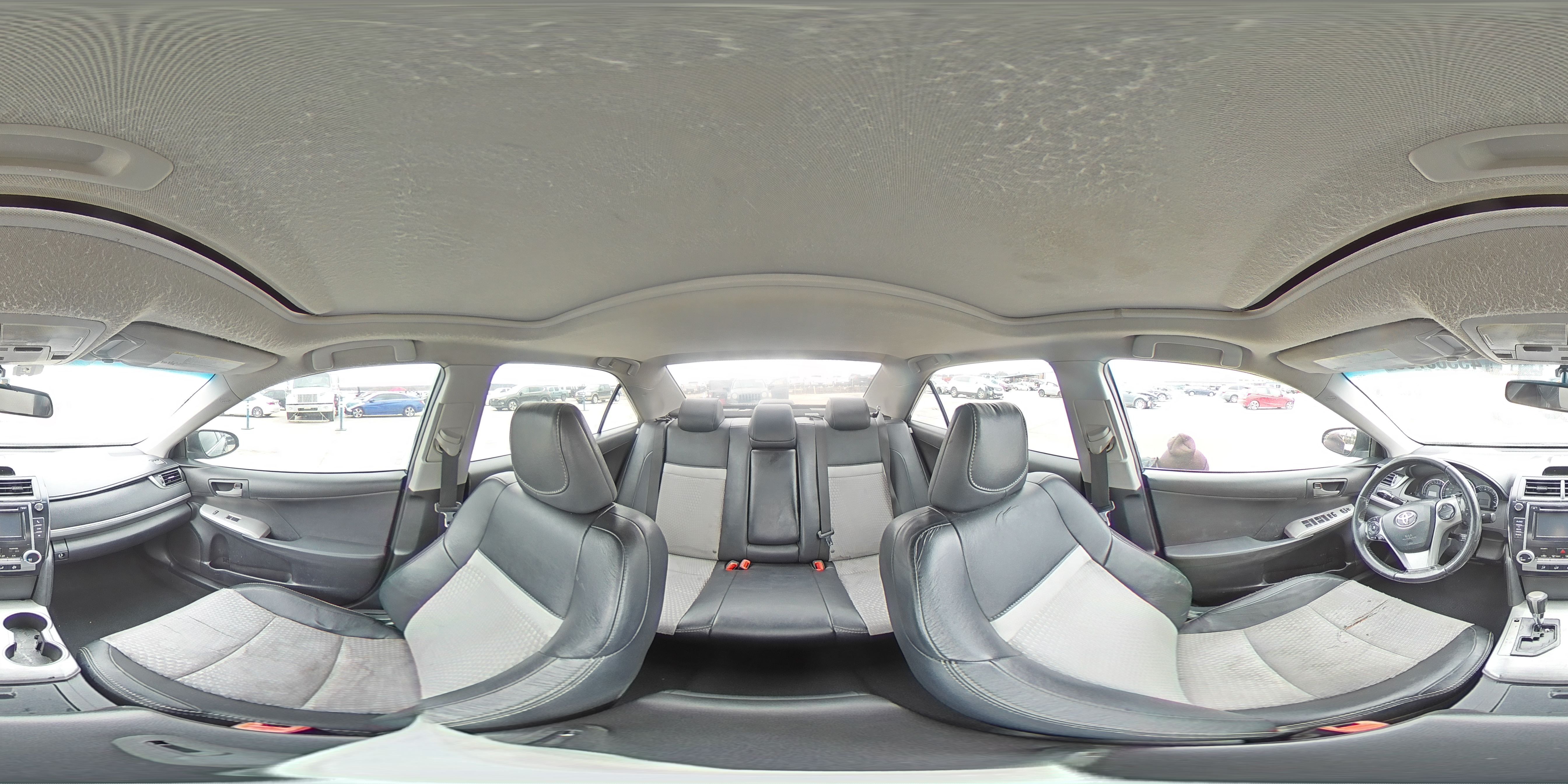 2012 Toyota Camry - Image 12