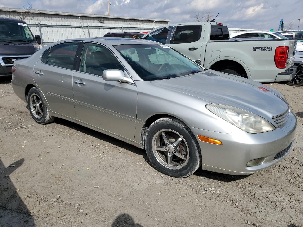 2002 Lexus ES - Image 4