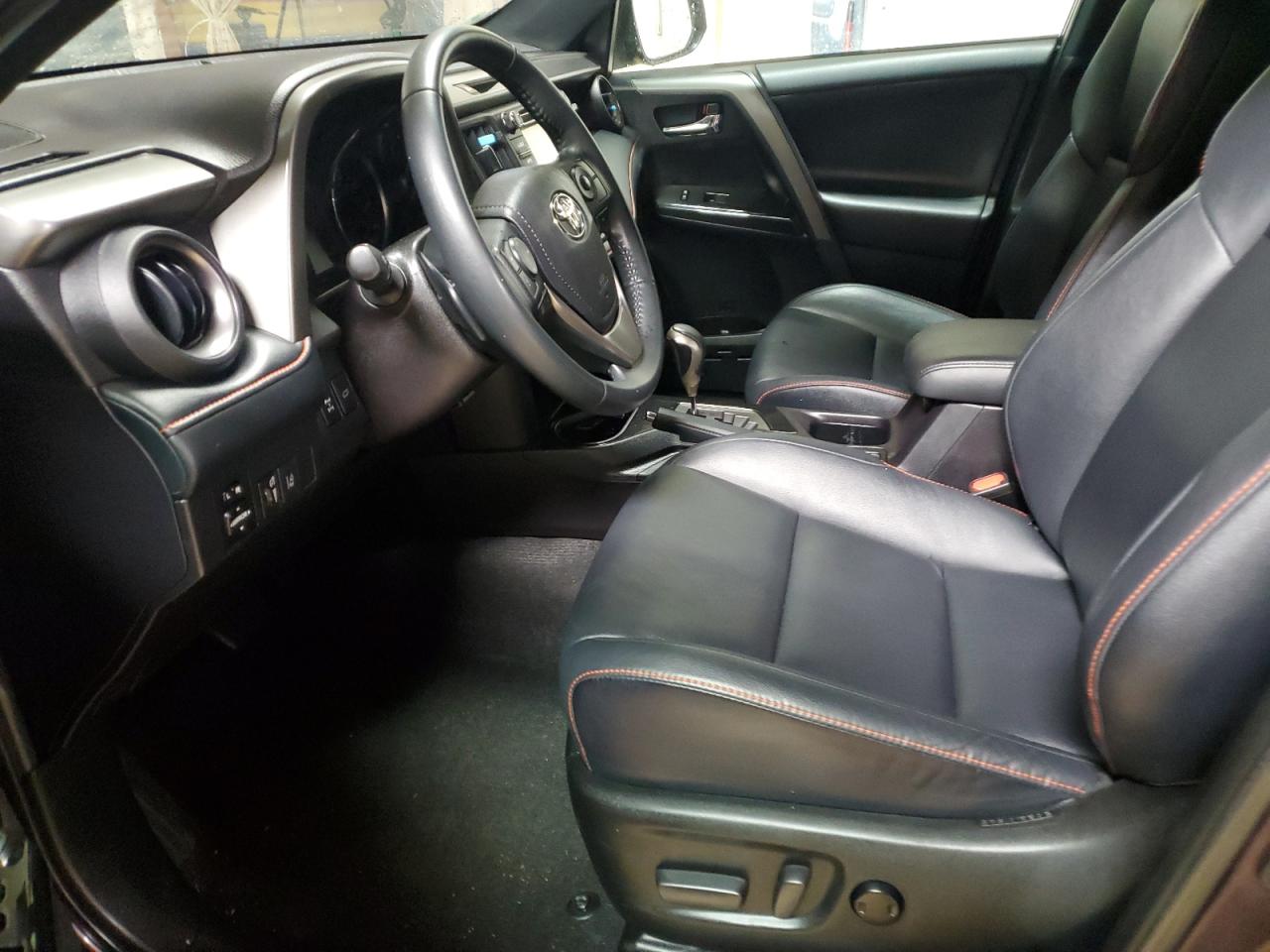 2018 Toyota RAV 4 - Image 7