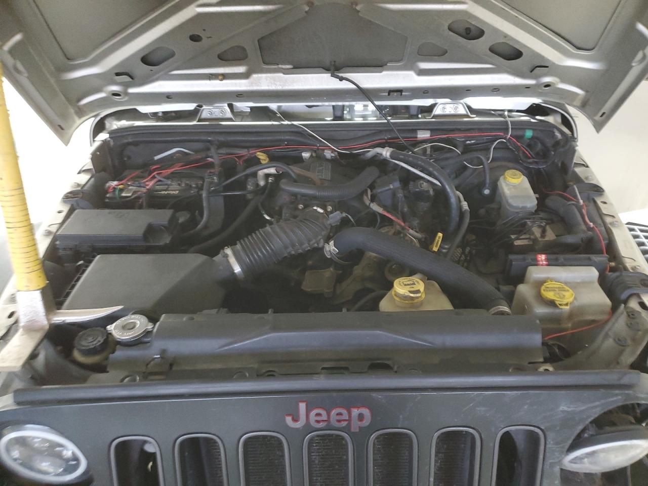 2009 Jeep Wrangler - Image 12