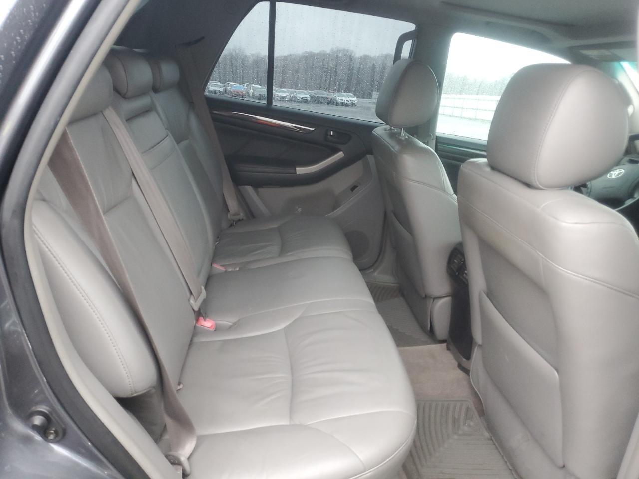 2005 Toyota 4Runner - Image 10