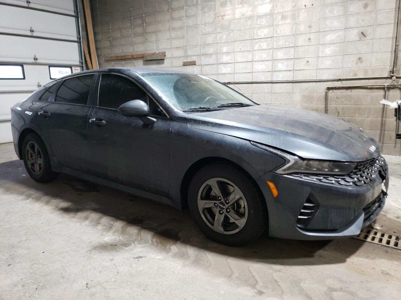 2022 Kia K5 - Image 4